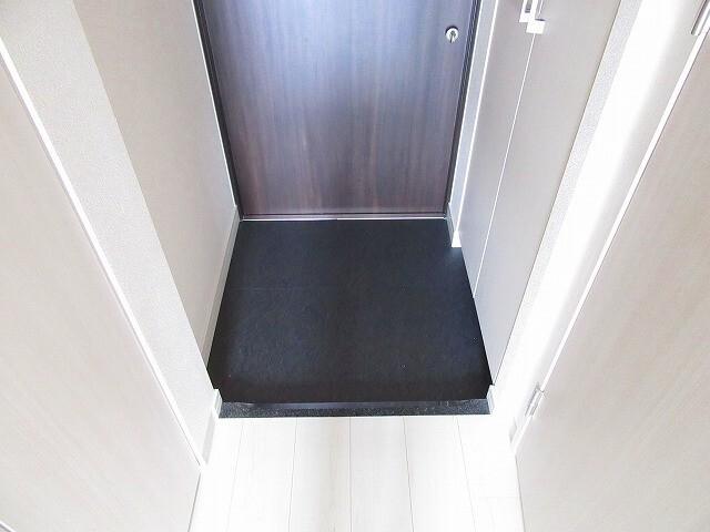 ララプレイス　ザ・大阪リヴァージュ 玄関