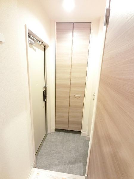 レセンテ淀川 玄関