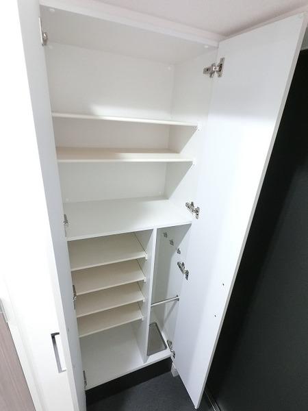 ララプレイス大阪ウエストゲート 玄関