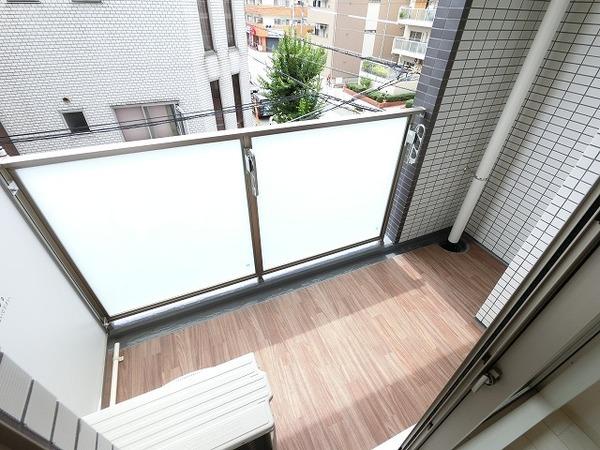 ララプレイス大阪ウエストゲート バルコニー