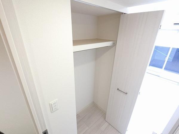 プレサンス塚本ミッドマーク 収納