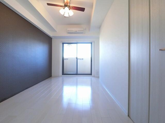 大阪市淀川区十三本町マンション リビング