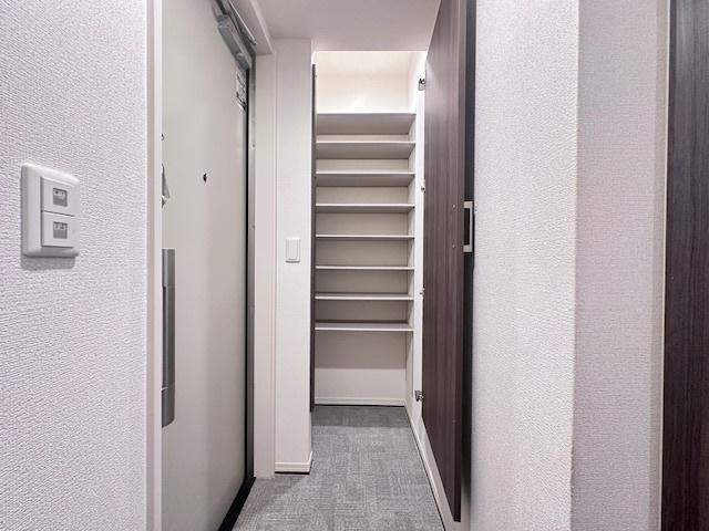 アドモアコート三津屋中 玄関