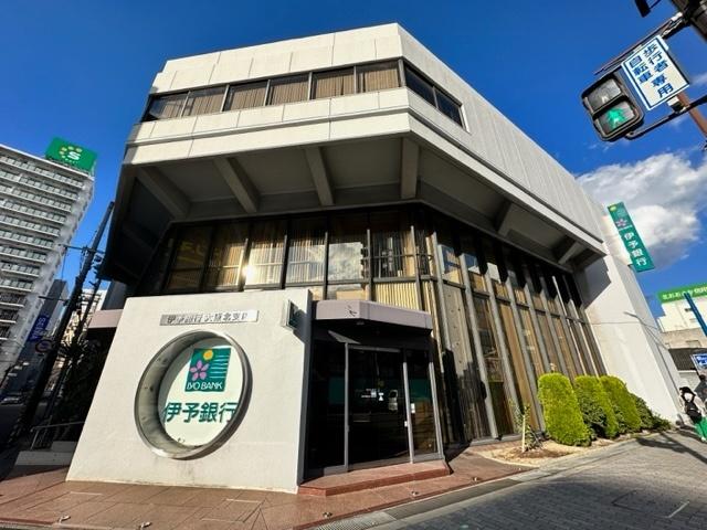 伊予銀行大阪北支店：181m
