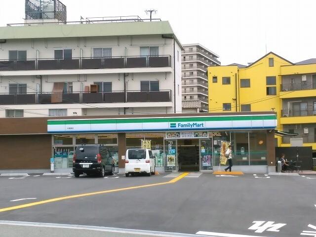 ファミリーマート中島一丁目店：618m
