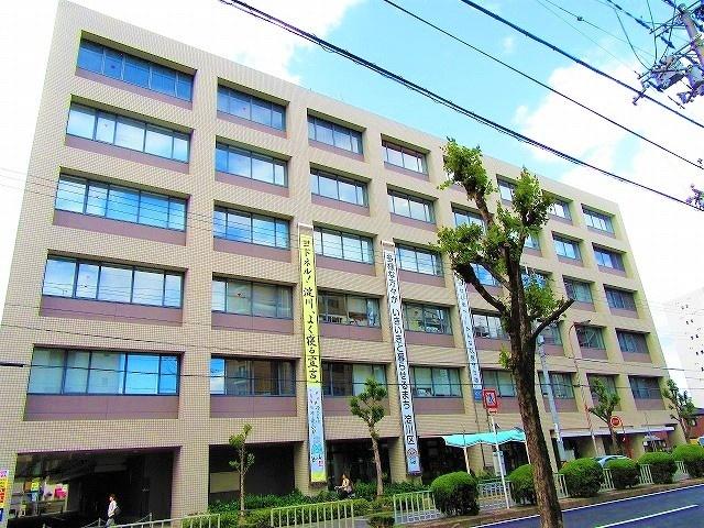 大阪市淀川区役所：1072m