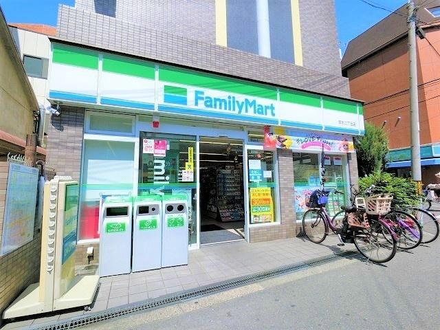 ファミリーマート十三塚本店：105m