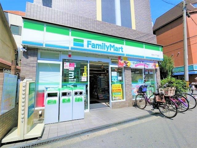 ファミリーマート十三塚本店：139m