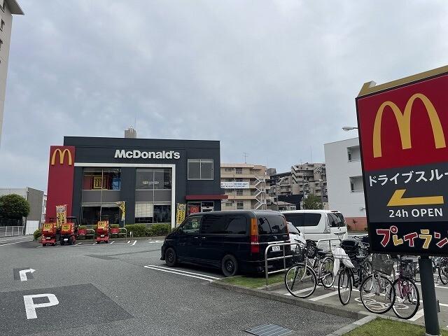 マクドナルド：146m
