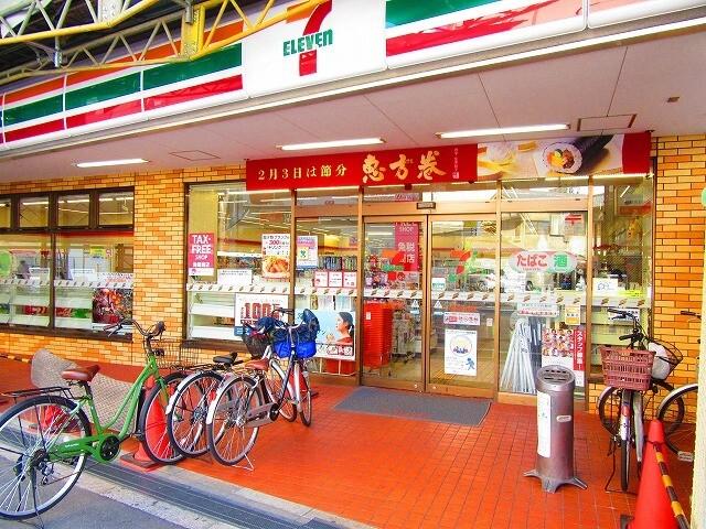 セブンイレブン大阪十三本町3丁目店：391m