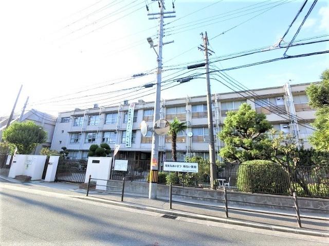 大阪市立西淀中学校：1175m