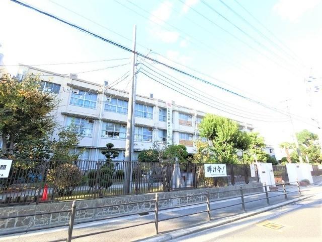 大阪市立西淀中学校：1221m