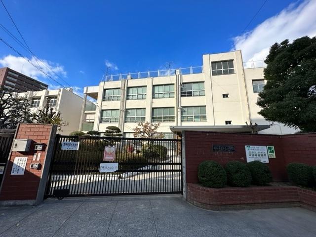 大阪市立十三小学校：469m