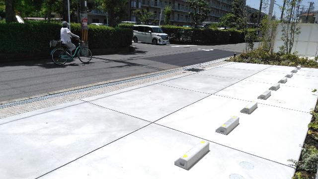 シャーメゾン shin-osaka west 駐車場