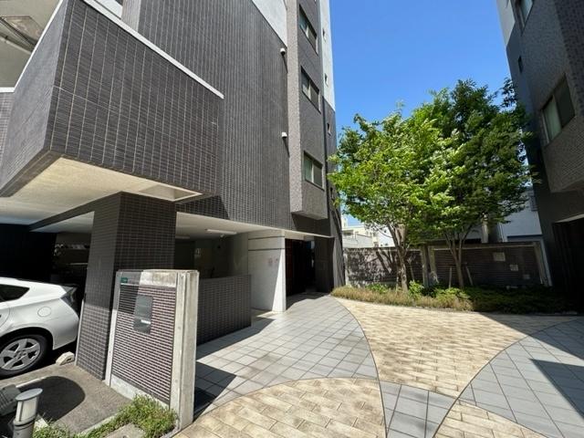 Gramercy Juso-higashi 2nd 駐車場