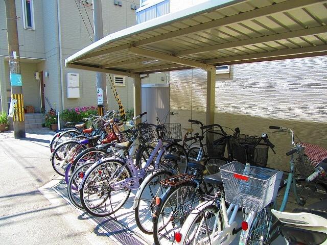 コンフォート神崎川 駐車場