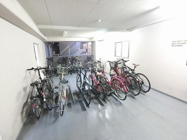 マインズコム新北野 駐車場