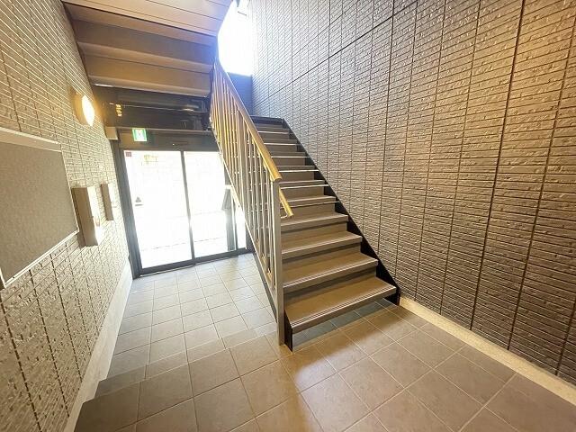 アドモアコート三津屋中 ロビー
