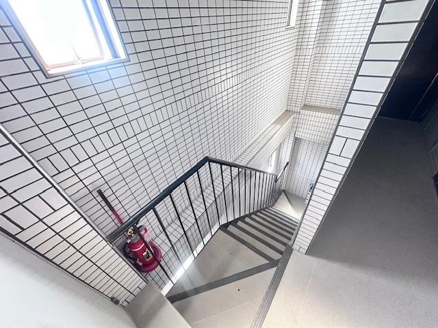 レジデンス三津屋 ロビー