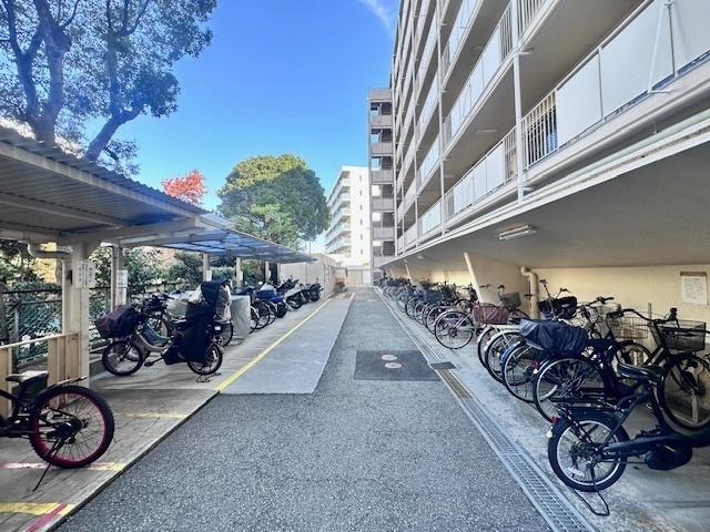 グリーンロード公園ヴィラ 駐車場