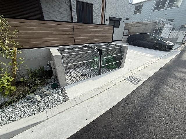 Field court 共有部分