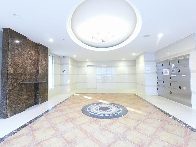 大阪市淀川区十三本町マンション ロビー