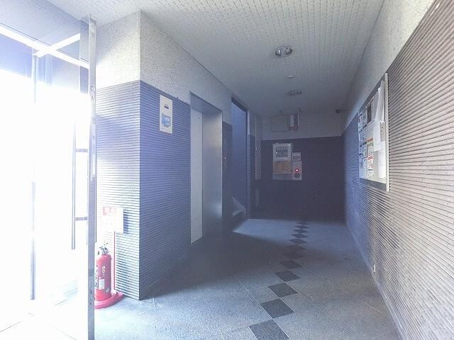 エヌエムセーズ ロビー