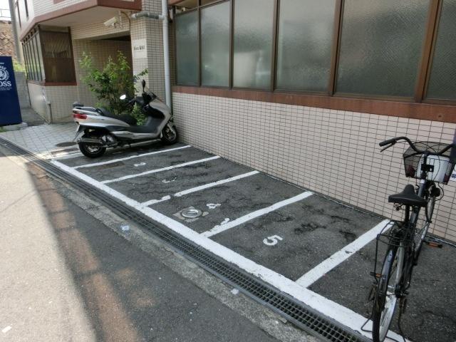 Riora塚本Ⅱ 駐車場