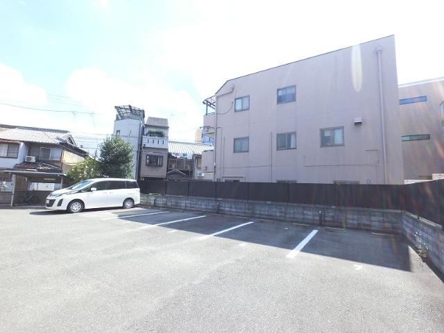 ヴィラ歌島 駐車場