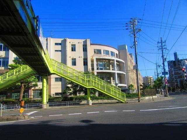 大阪市立新北野中学校：152m