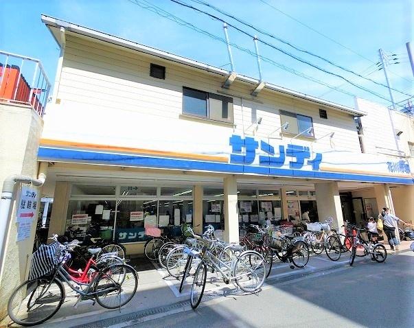 サンディ塚本店：126m