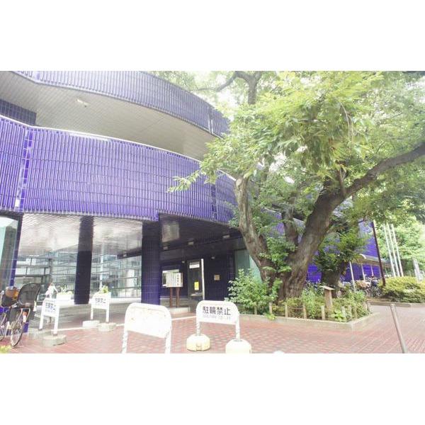 練馬区立練馬図書館：959m