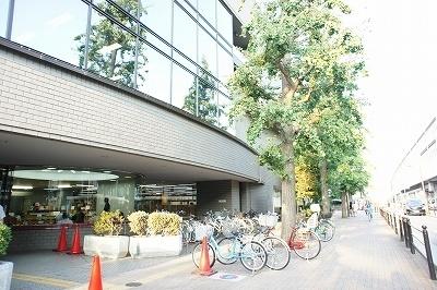 練馬区立貫井図書館：979m