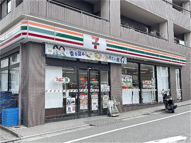 セブンイレブン池袋本町店：306m