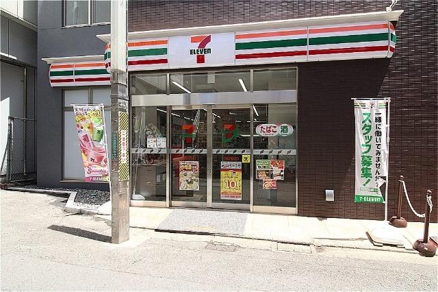 セブンイレブン練馬桜台駅前店：42m