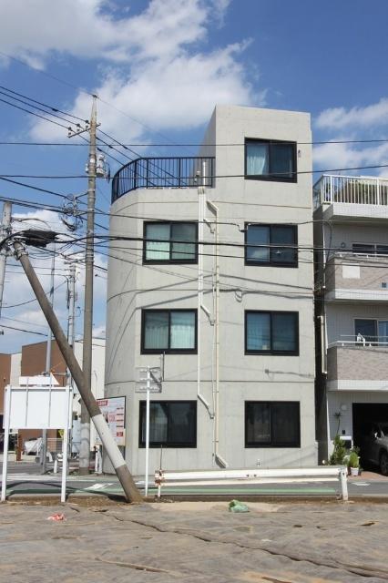 鶴瀬駅より徒歩10分 築10年4ヶ月 4階建の賃貸物件