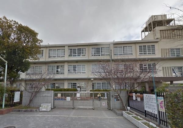 尼崎市立水堂小学校：637m