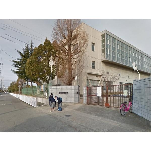 尼崎市立南武庫之荘中学校：226m
