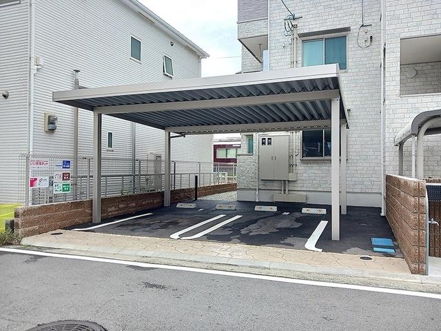 ＥＣＯ　ＧＬＡＮＺ（302） 駐車場