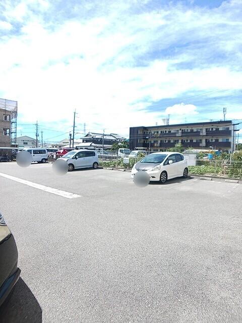 ディアコート口酒井　弐番館（101） 駐車場