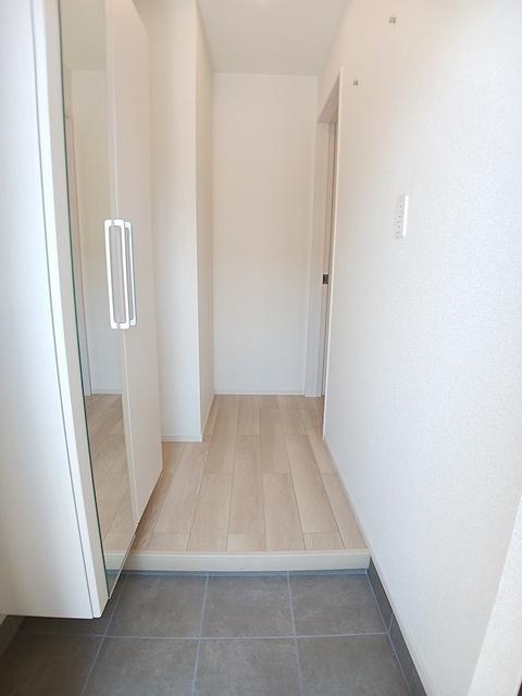 ライズ瑞穂（102） 玄関