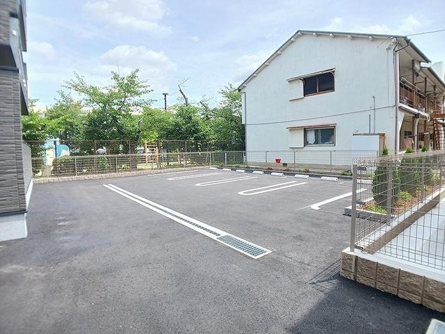 ヒカルサ尼崎神崎町（202） 駐車場