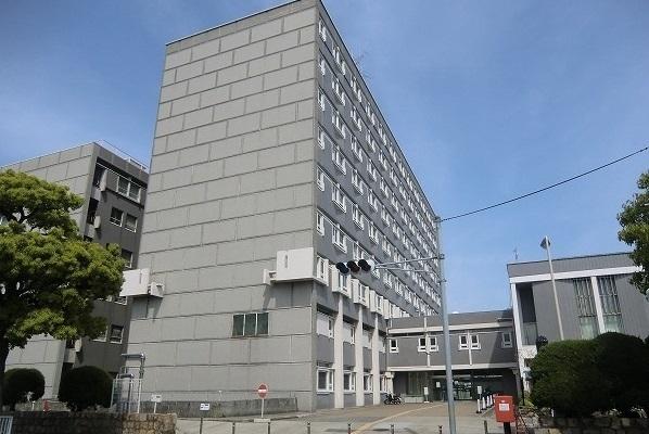 尼崎市役所：1200m