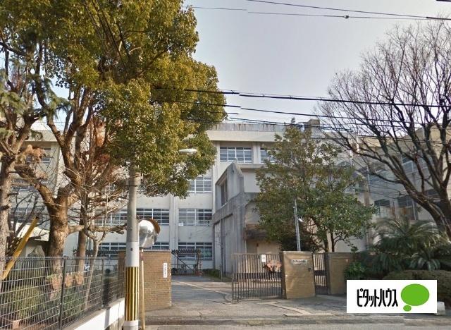 尼崎市立塚口中学校：600m