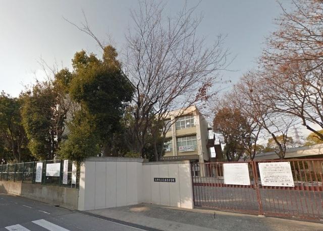 尼崎市立武庫東中学校：1765m