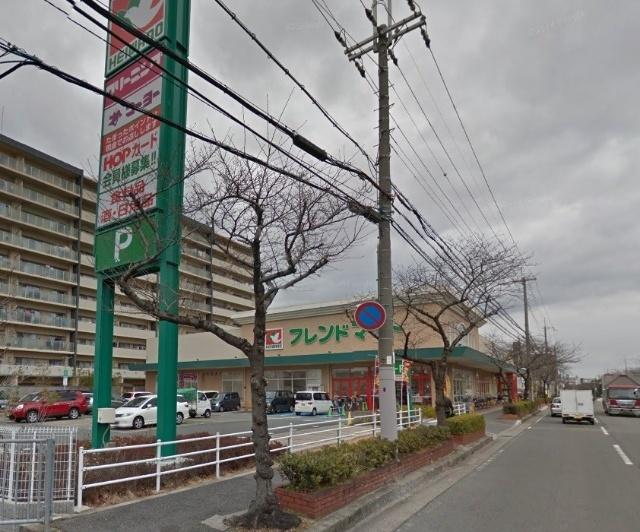ユニクロ尼崎水堂店：2101m