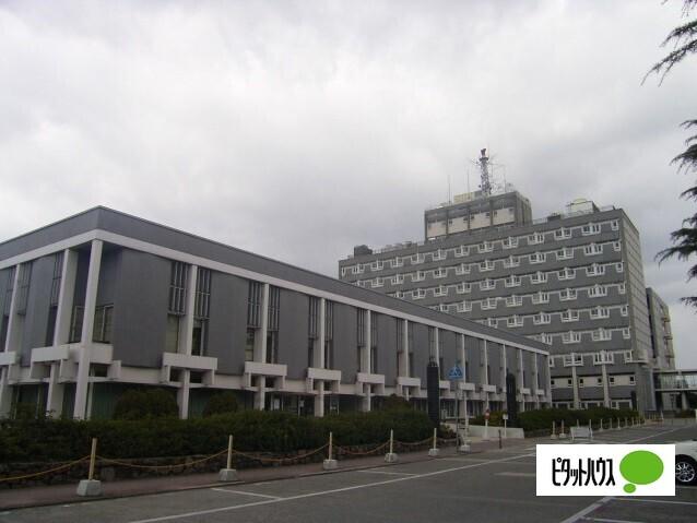 尼崎市役所：1751m