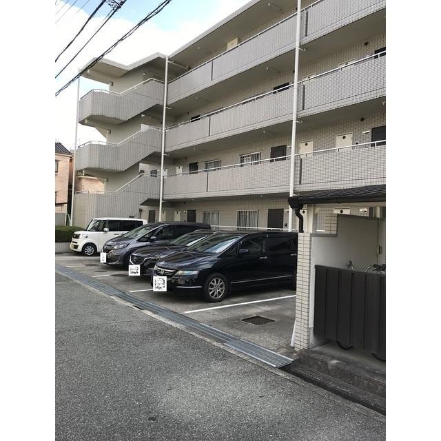 エムグランツ壱番館（320） 駐車場
