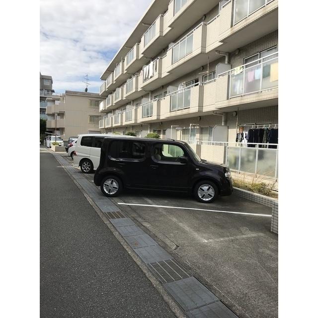 エムグランツ壱番館（320） 駐車場