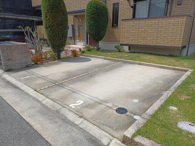 プラージュ武庫川　A棟（102） 駐車場